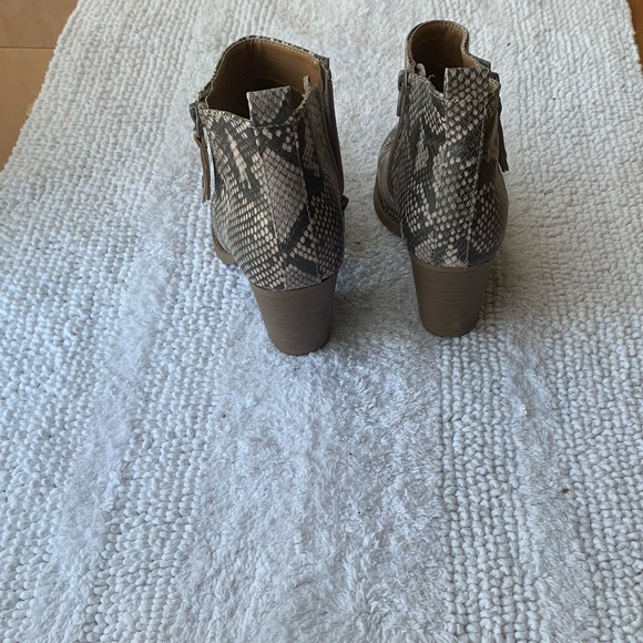 Universal Thread Snakeskin Booties - Picture 7 of 9